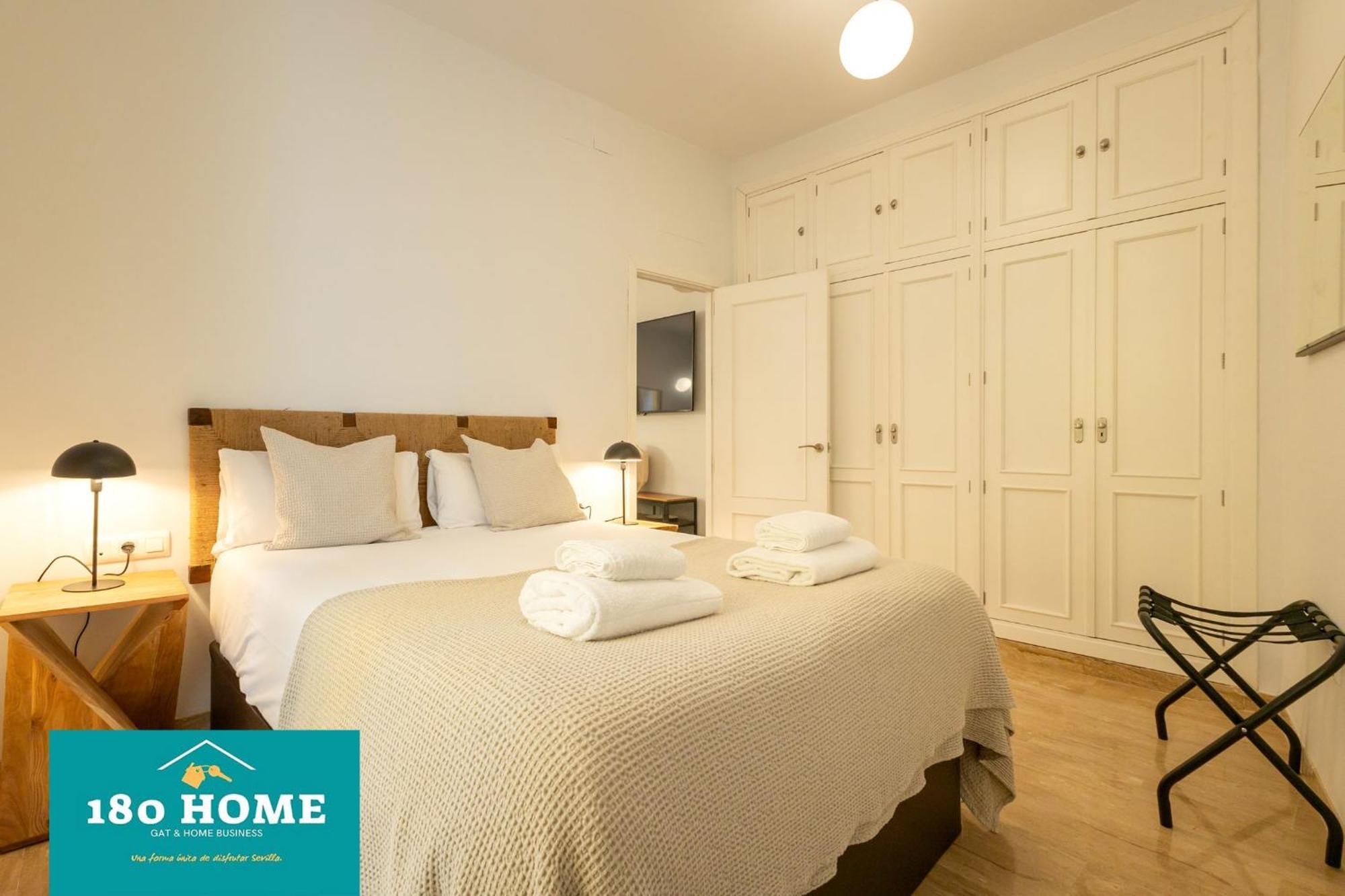 180 Home Goyeneta Luxury Séville Extérieur photo