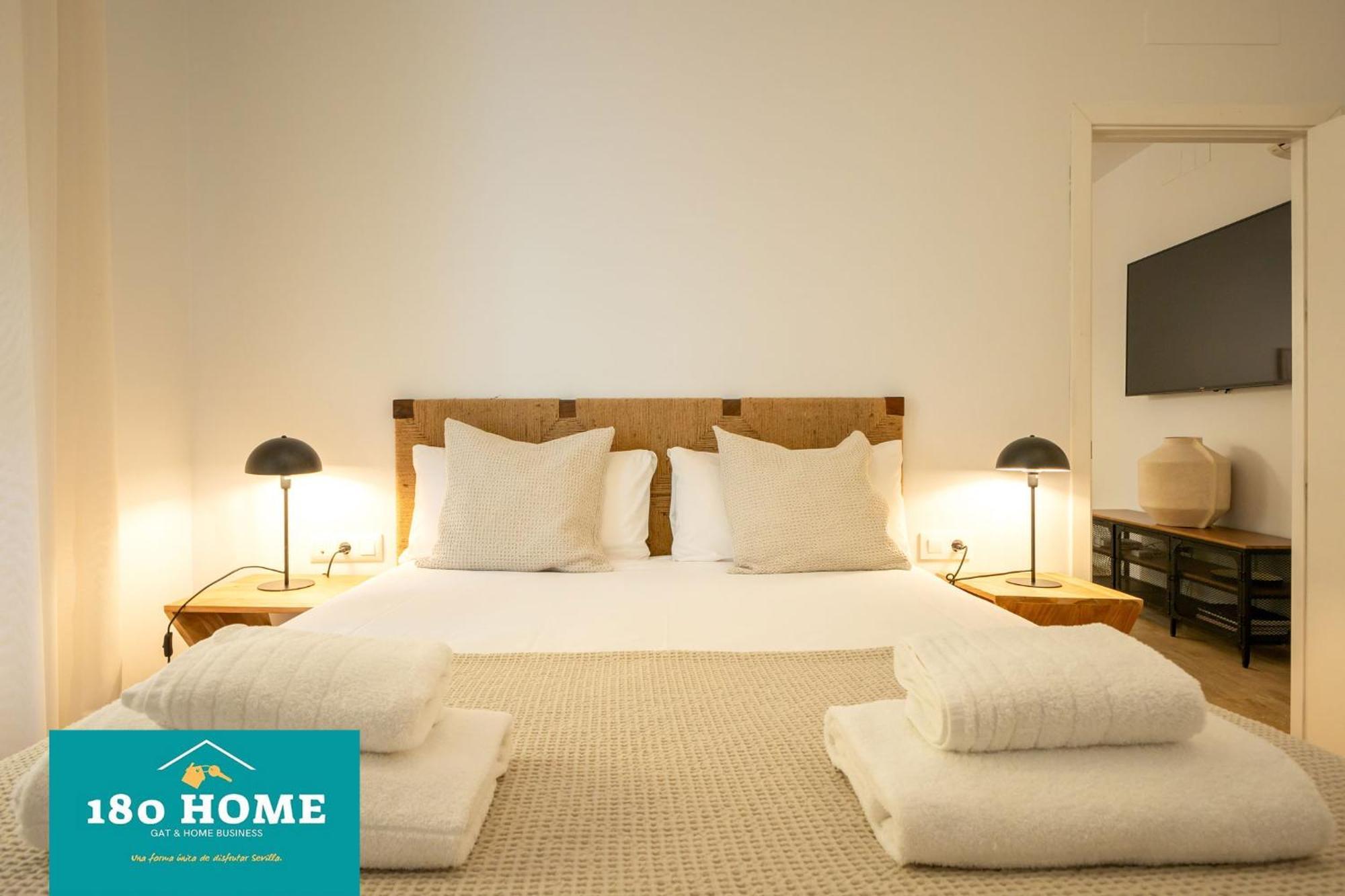 180 Home Goyeneta Luxury Séville Extérieur photo