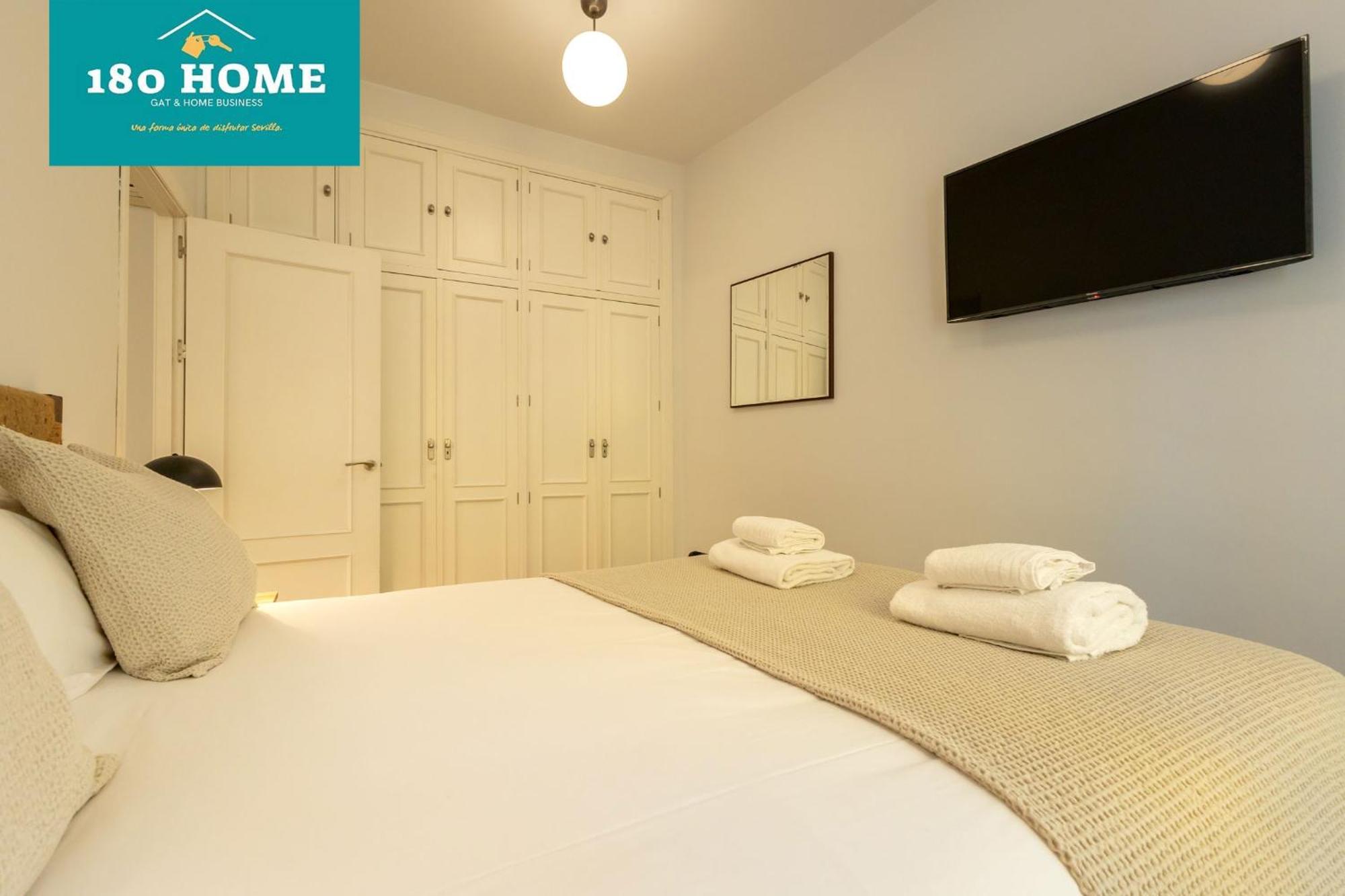 180 Home Goyeneta Luxury Séville Extérieur photo